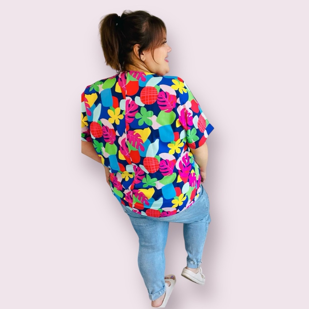 🆕 TIME FOR SUN NAVY MULTICOLOR TROPICAL PRINT V NECK TOP - Picture 3 of 4